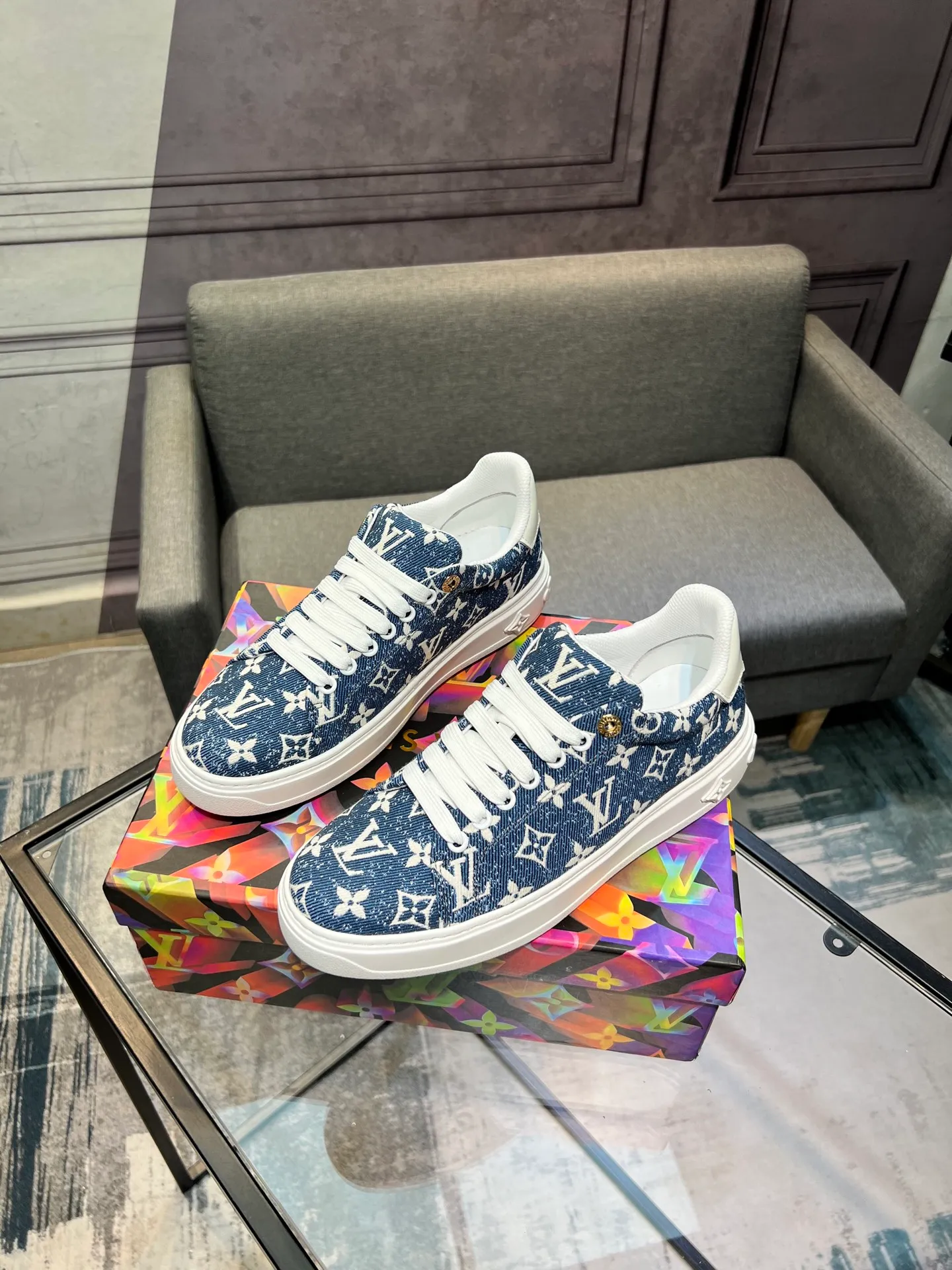 Men's Men's Shoes 💰540 LV Louis Vuitton. The latest fashionable casual shoes are popular in physical stores. The new spring and summer comfortable imported custom patent leather plus cowhide, cowhide mesh, and unique jacquard fabric element design. With sheepskin lining, Lv original base, [sun][sun] high-end packaging and high quality💪Details determine quality, welcome to compare🇮🇹Code number 38-44, 45 can be customized